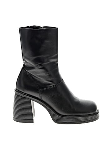 Fantasie Boots (view 1)