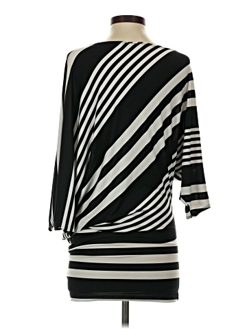 Narcisa Lang 3/4 Sleeve Top (view 2)