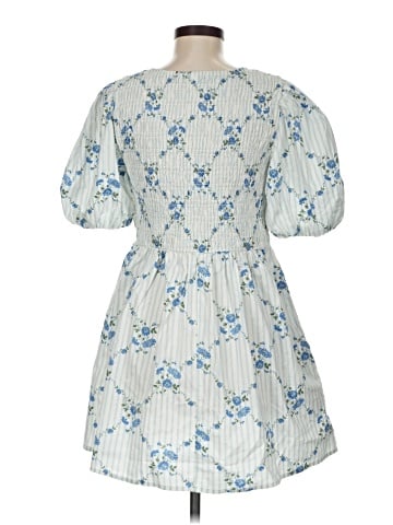 Old Navy Casual Dress (view 2)