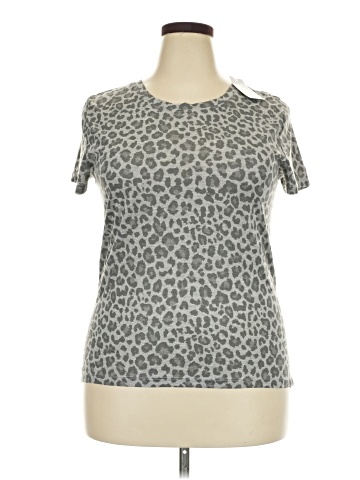 Zoe+Liv Short Sleeve Top (view 1)