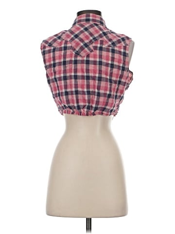 Wrangler Jeans Co Sleeveless Button-Down Shirt (view 2)
