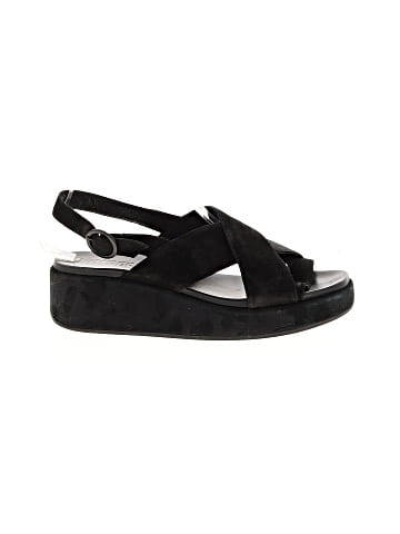Camper Wedges (view 1)