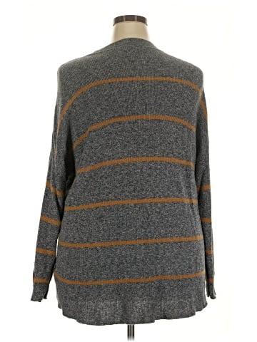 American Eagle Outfitters Pullover Sweater (view 2)