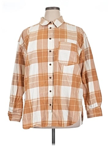 Universal Thread Long Sleeve Button-Down Shirt (view 1)