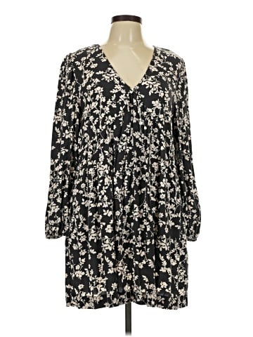 Old Navy Casual Dress (view 1)