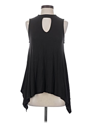Jennifer Lopez Sleeveless Top (view 1)