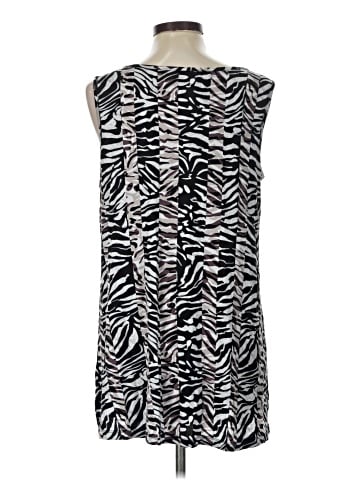 Logo Layers Sleeveless Top (view 2)