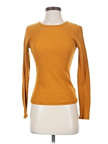 Old Navy Long Sleeve T-Shirt (view 1)