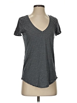 Lululemon Athletica Short Sleeve T-Shirt (view 1)