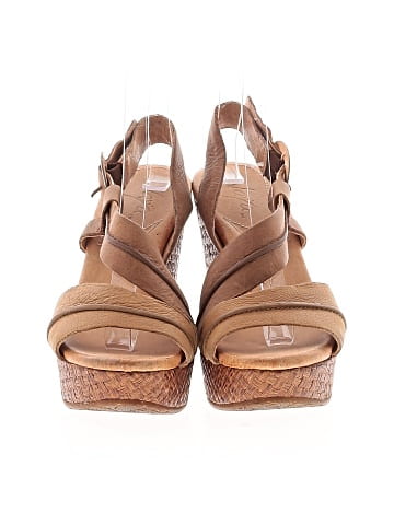 Naya Wedges (view 2)
