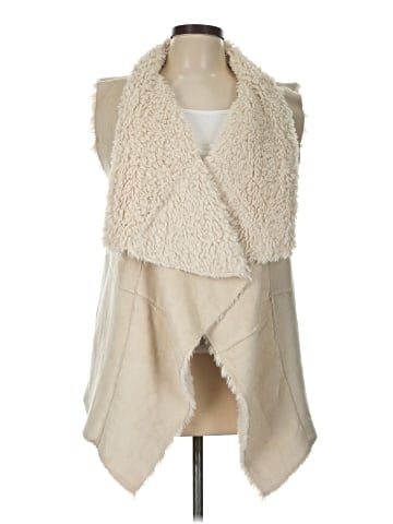 Me Jane Faux Fur Vest (view 1)