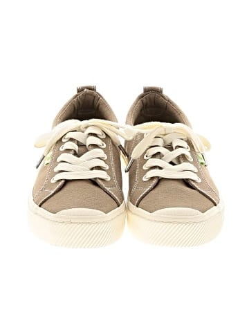 Cariuma Sneakers (view 2)
