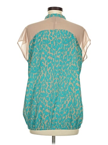 Romeo & Juliet Couture Sleeveless Blouse (view 2)