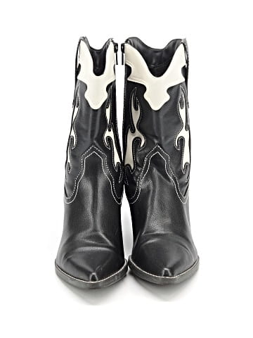 Universal Thread Boots (view 2)