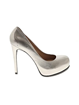 Pour La Victoire Heels