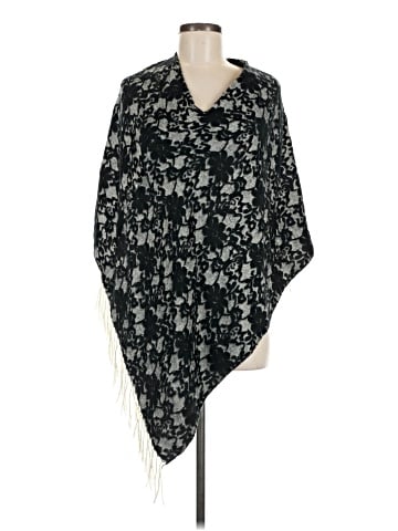 Coco + Carmen Poncho (view 1)