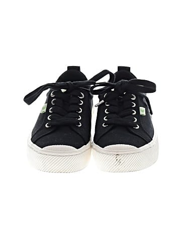 Cariuma Sneakers (view 2)