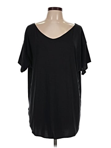 Uniqlo Short Sleeve T-Shirt (view 1)