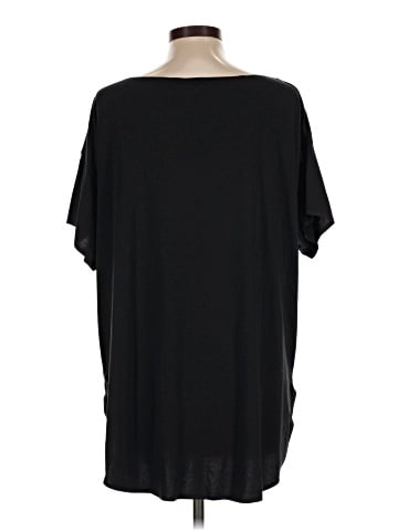 Uniqlo Short Sleeve T-Shirt (view 2)
