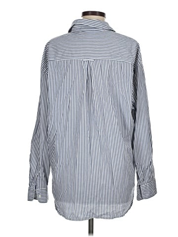 Old Navy Long Sleeve Button-Down Shirt (view 2)