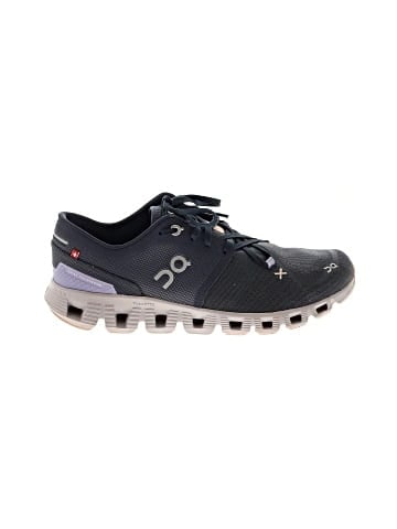 On Cloud Sneakers (view 1)