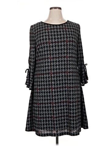 Sandra Darren Casual Dress (view 1)