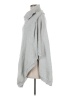 CAbi Gray Poncho Size M - photo 5
