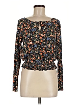American Eagle Outfitters Long Sleeve T-Shirt (view 1)