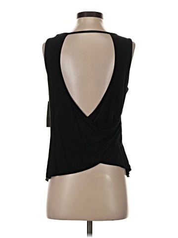 PL Movement Sleeveless Top (view 2)