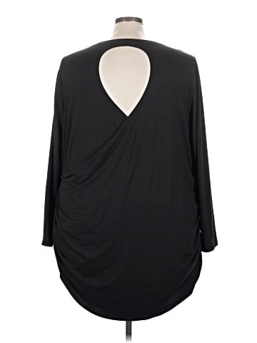 LIVI 3/4 Sleeve Top (view 2)