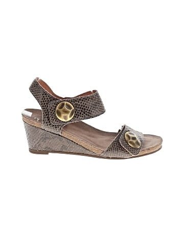 Taos Wedges (view 1)