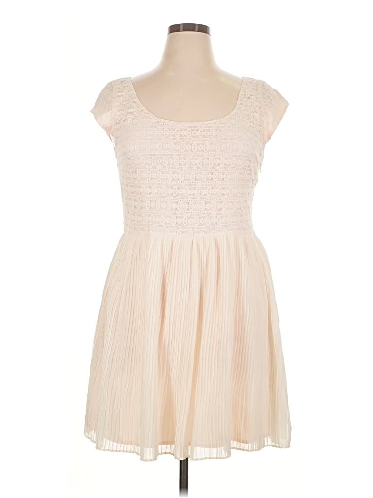 Pre-owned American Eagle Outfitters Casual Dress In Ivory
