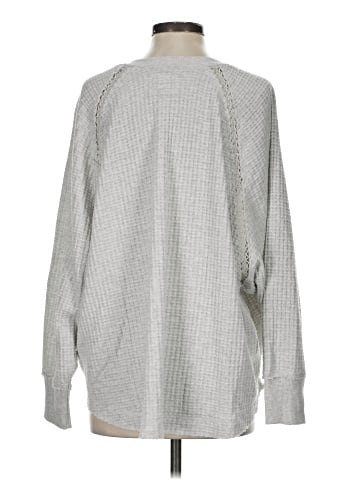 American Eagle Outfitters Pullover Sweater (view 2)