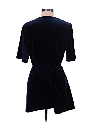 Urban Outfitters Casual Dress (view 2)