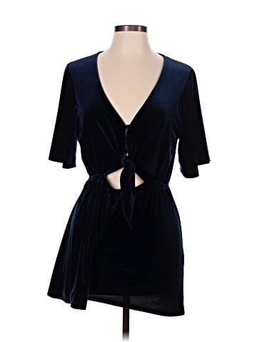 Urban Outfitters Casual Dress (view 1)
