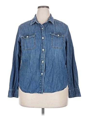 Universal Thread Long Sleeve Button-Down Shirt (view 1)