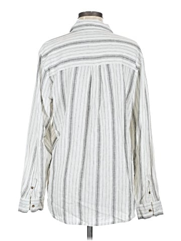Universal Thread Long Sleeve Button-Down Shirt (view 2)