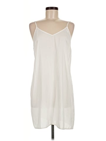 f.c Sleeveless Blouse (view 1)
