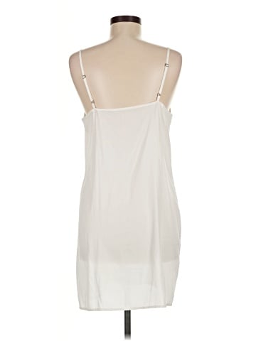 f.c Sleeveless Blouse (view 2)