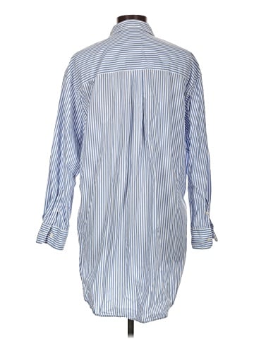 Gap Long Sleeve Button-Down Shirt (view 2)