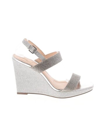 Nina Wedges (view 1)