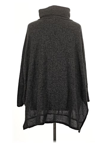 Zenana Poncho (view 2)