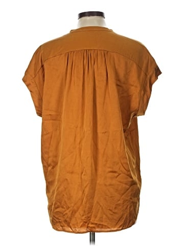 Vince. Short Sleeve Silk Top (view 2)