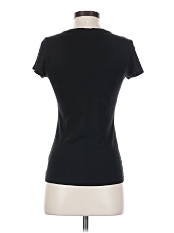 Uniqlo Short Sleeve T-Shirt (view 2)
