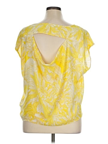 Jennifer Lopez Short Sleeve Blouse (view 2)