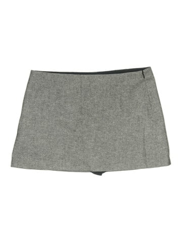 Gap Shorts (view 1)