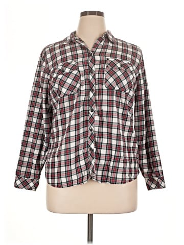 Croft & Barrow Long Sleeve Button-Down Shirt (view 1)