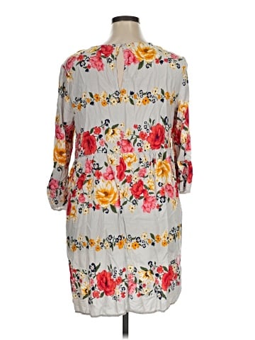 Old Navy Casual Dress (view 2)