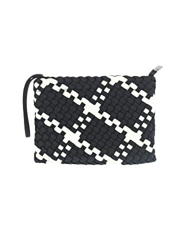 Unbranded Wristlet (view 1)