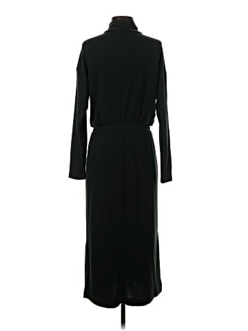 Old Navy Casual Dress (view 2)